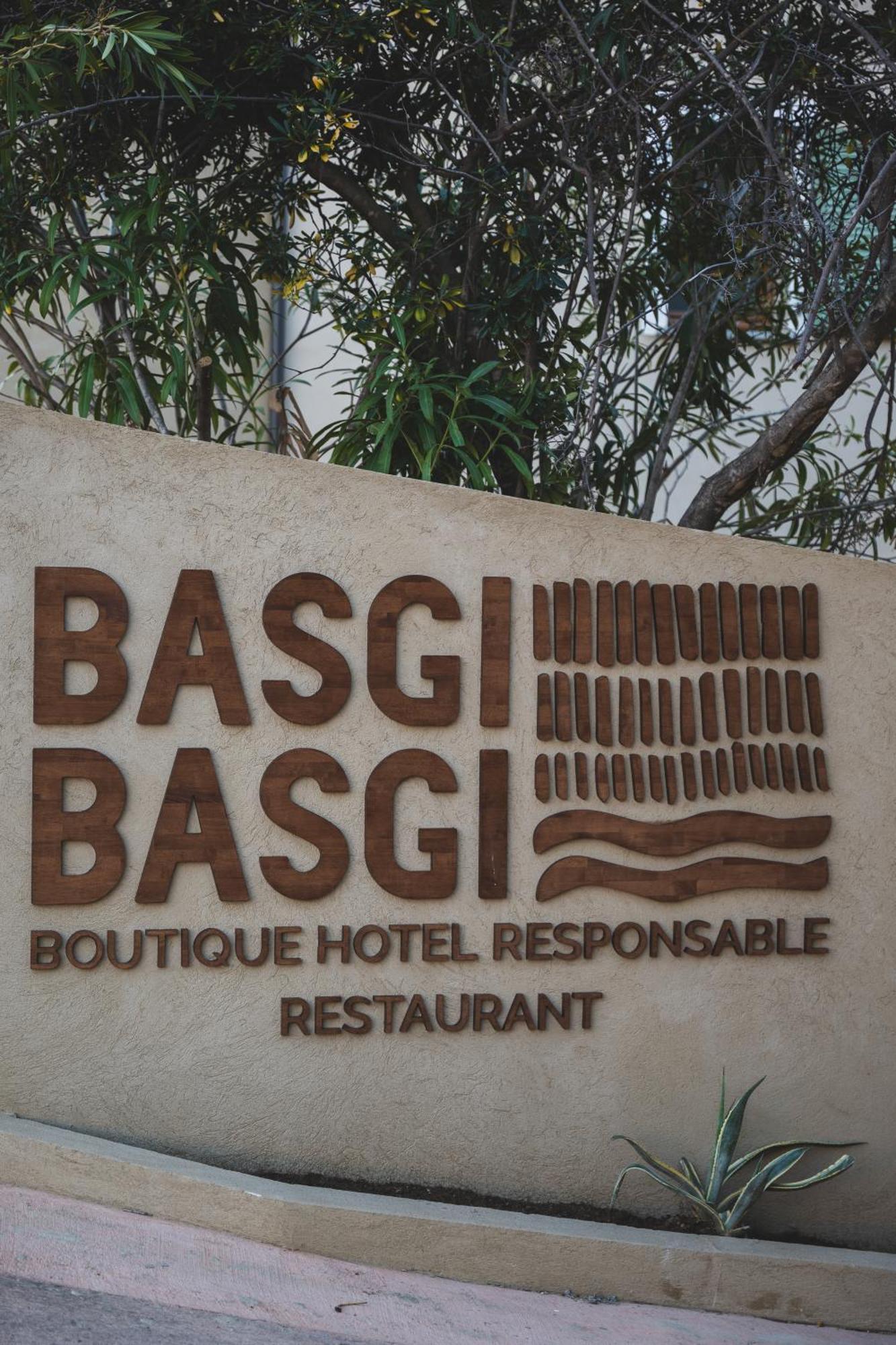 Boutique Hotel Responsable Et Restaurant Basgi Basgi Сен-Флоран Екстериор снимка