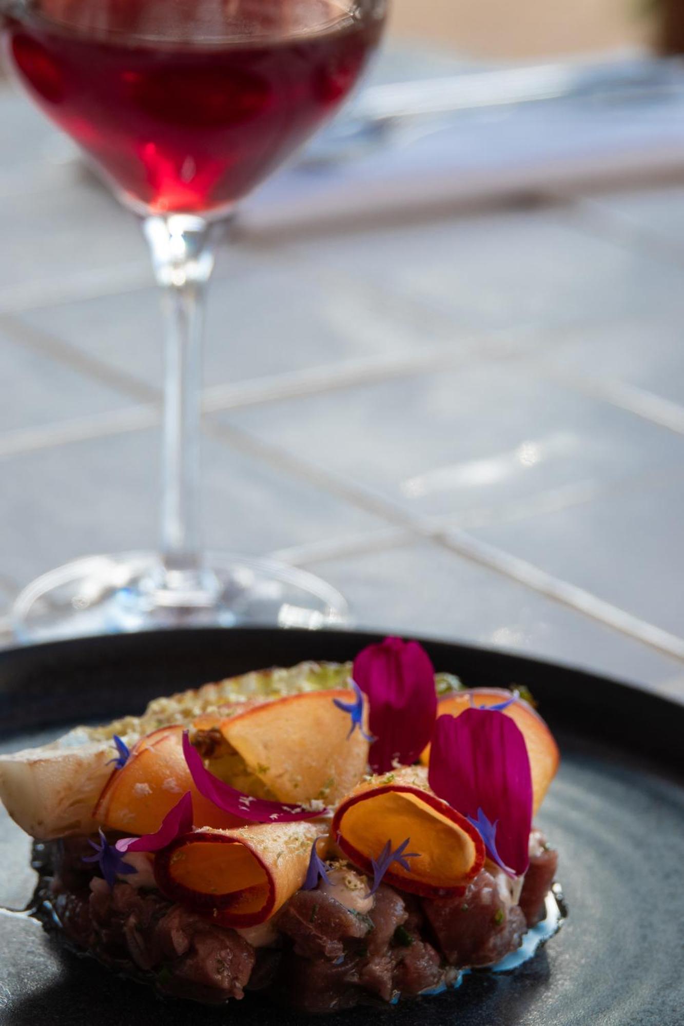 Boutique Hotel Responsable Et Restaurant Basgi Basgi Сен-Флоран Екстериор снимка