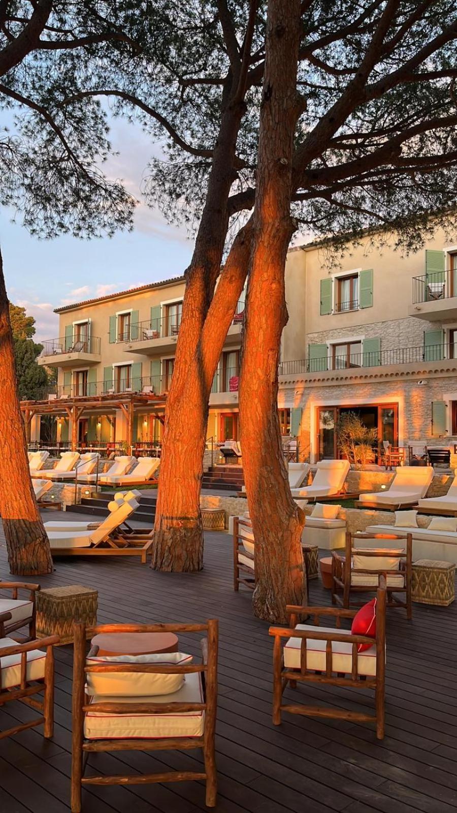 Boutique Hotel Responsable Et Restaurant Basgi Basgi Сен-Флоран Екстериор снимка