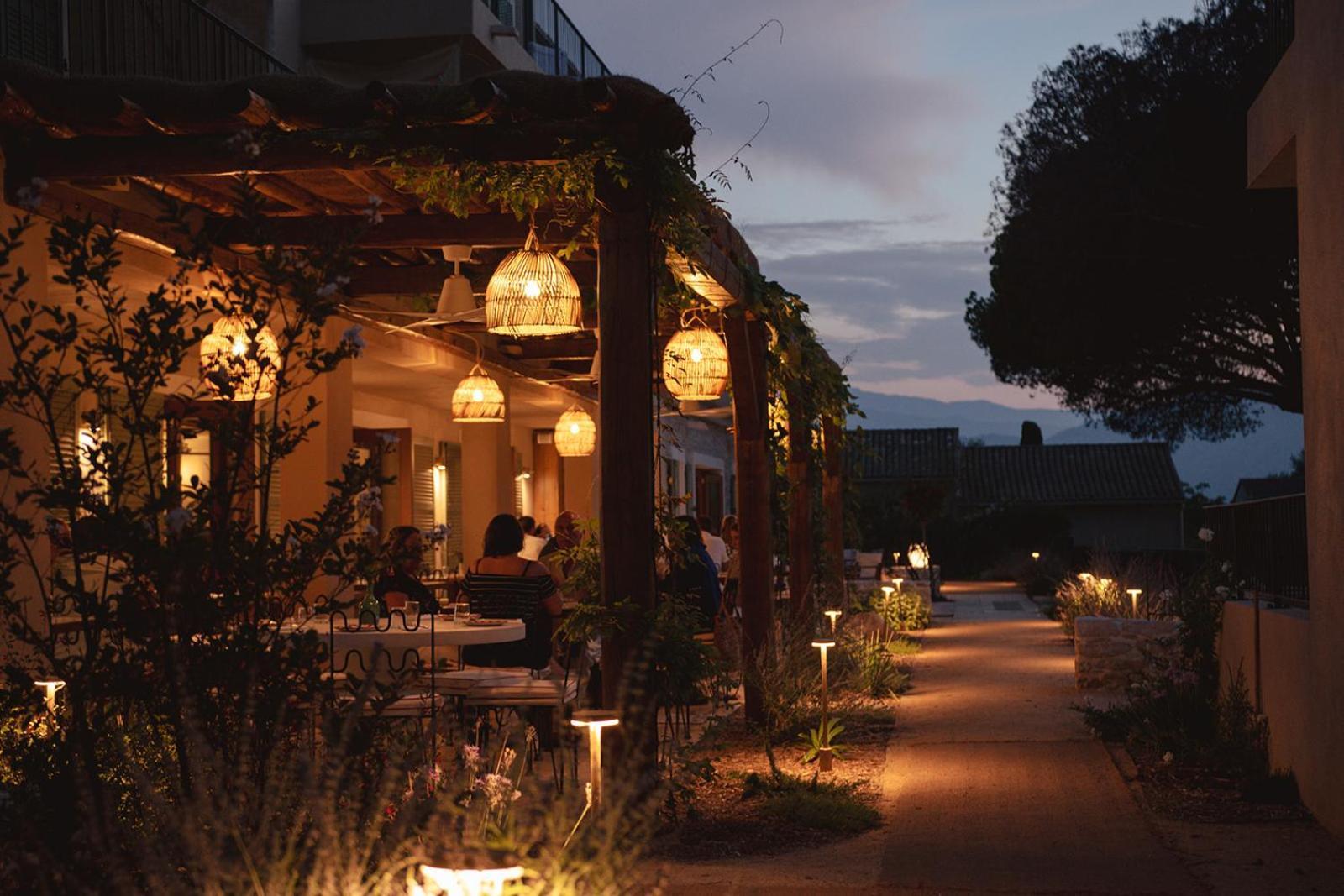Boutique Hotel Responsable Et Restaurant Basgi Basgi Сен-Флоран Екстериор снимка