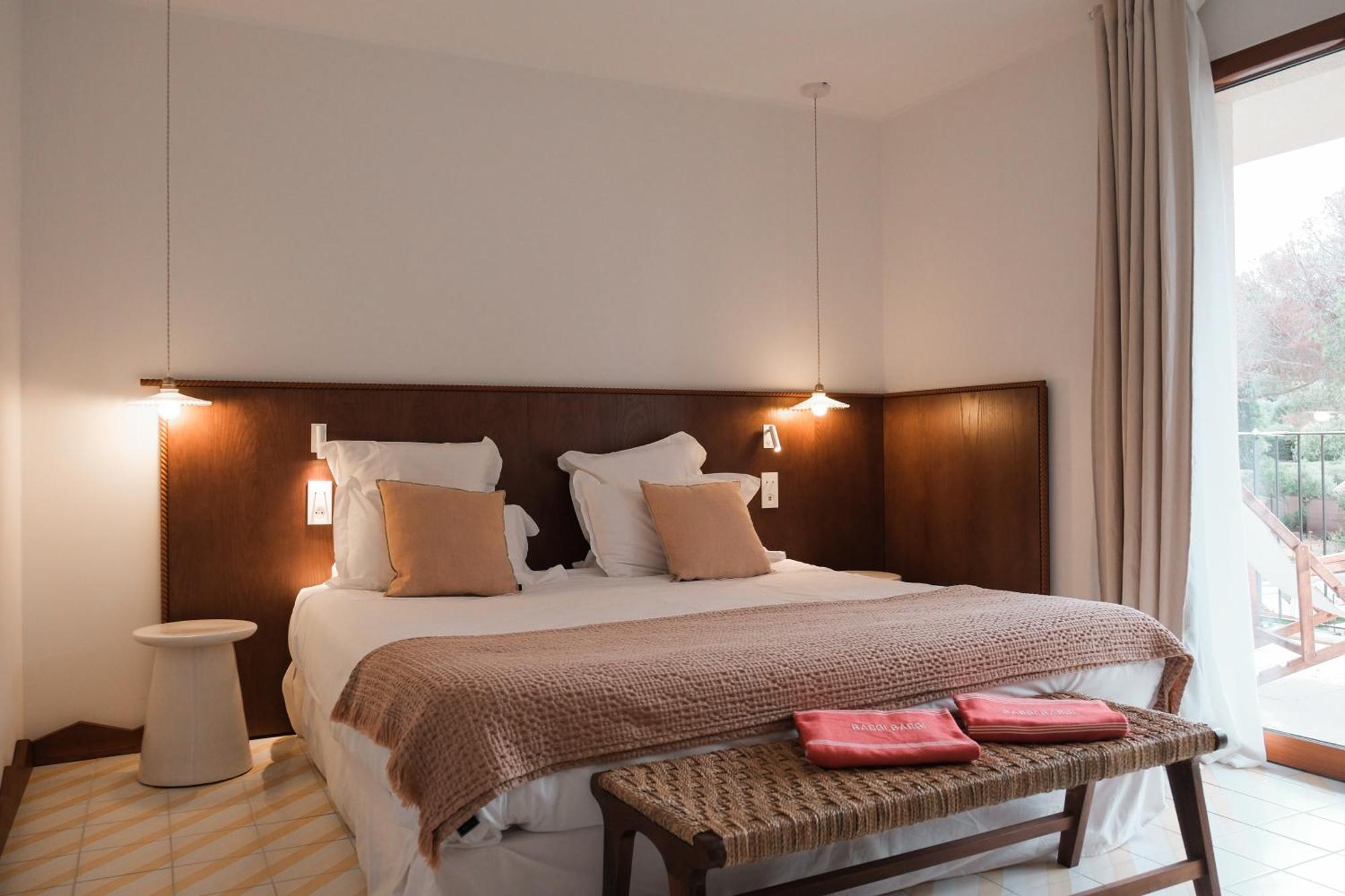 Boutique Hotel Responsable Et Restaurant Basgi Basgi Сен-Флоран Стая снимка