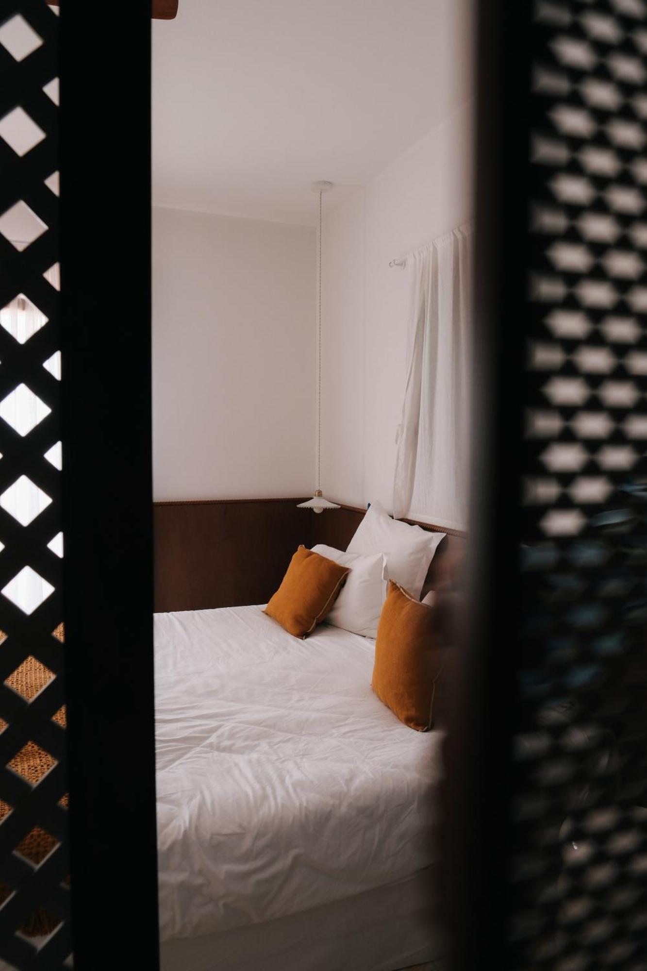 Boutique Hotel Responsable Et Restaurant Basgi Basgi Сен-Флоран Екстериор снимка