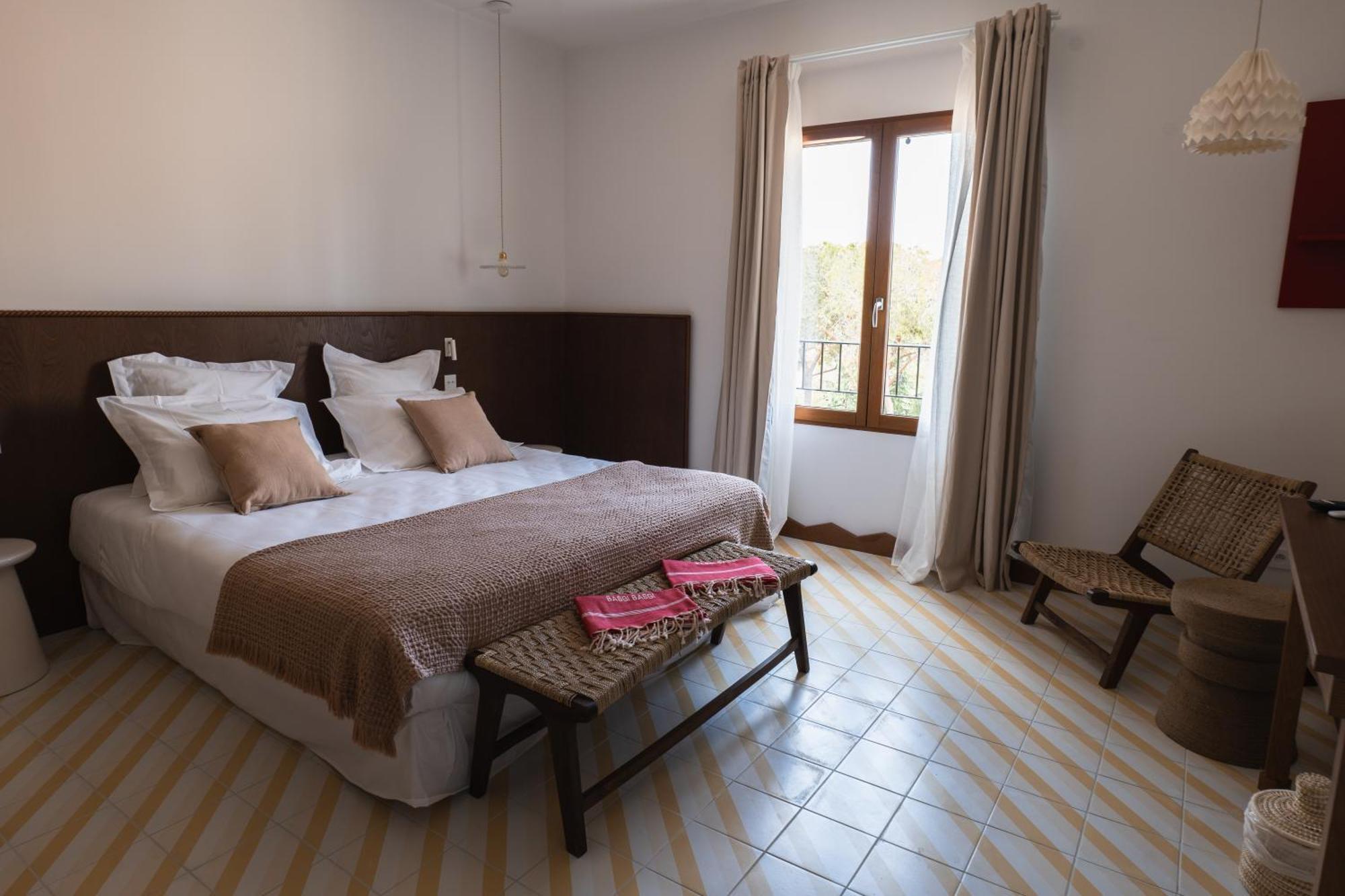 Boutique Hotel Responsable Et Restaurant Basgi Basgi Сен-Флоран Екстериор снимка