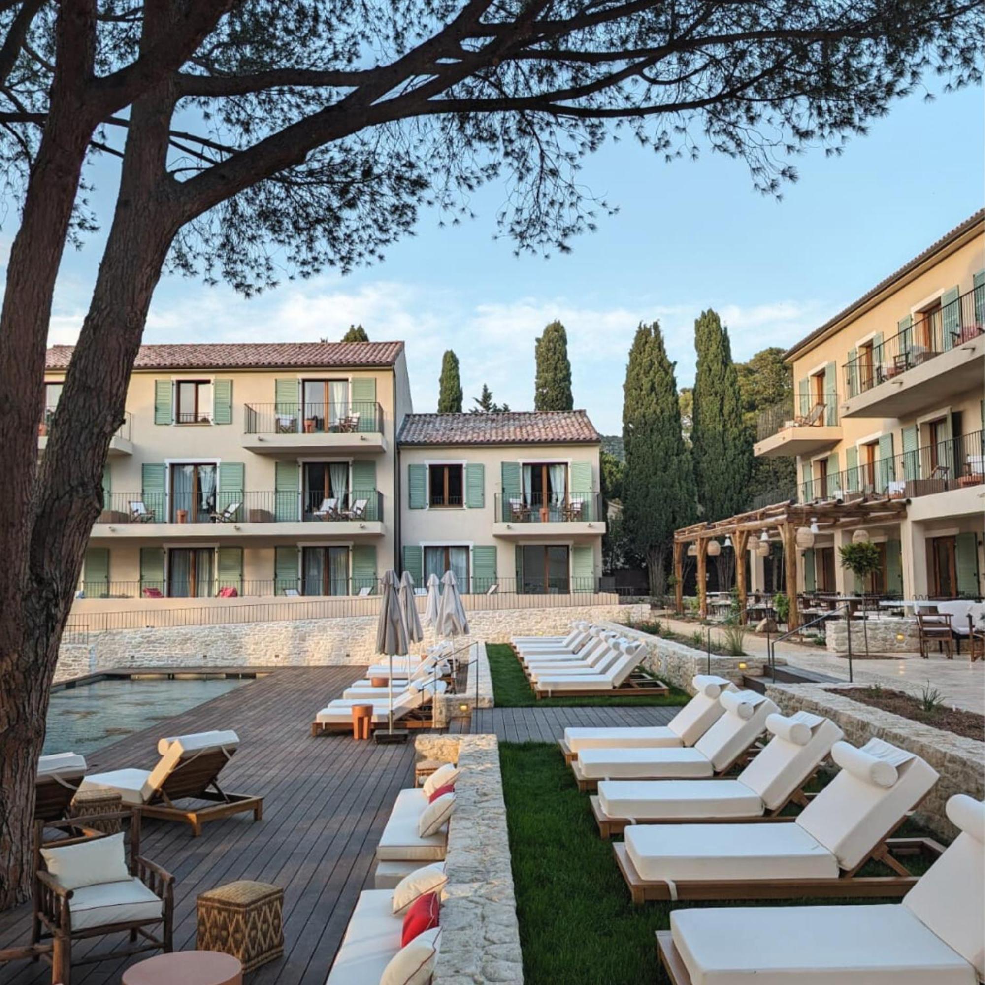Boutique Hotel Responsable Et Restaurant Basgi Basgi Сен-Флоран Екстериор снимка